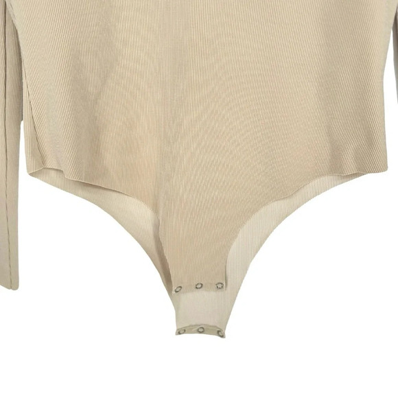 Samantha‎ Eng. Ribbed Long Sleeve Deep V-Neck Bodysuit in Cream Beige Medium - Picture 4 of 7